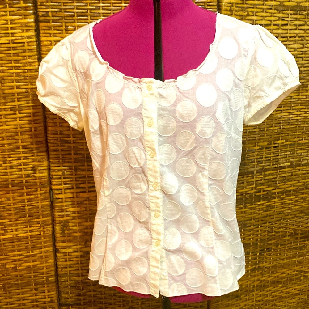 EUC Bamboo traders Cream, short sleeve button up, textured circles fabric top XL